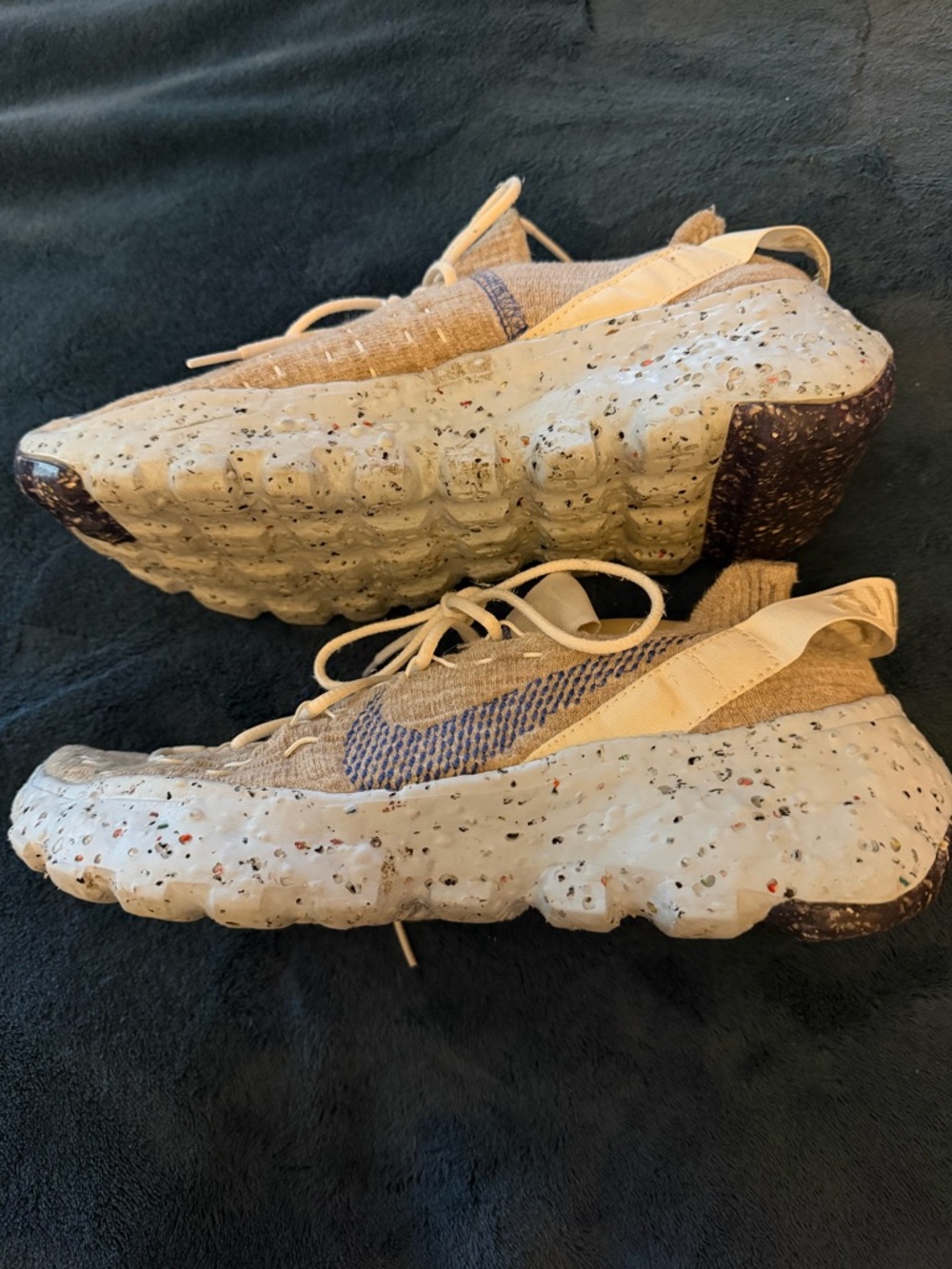 Nike Women’s Space Hippie 04 Athletic Sneakers with speckled Soles. Size 8.5